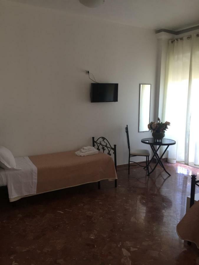Morfeo 2 Locazioni Turistiche Bed & Breakfast Palermo Bagian luar foto